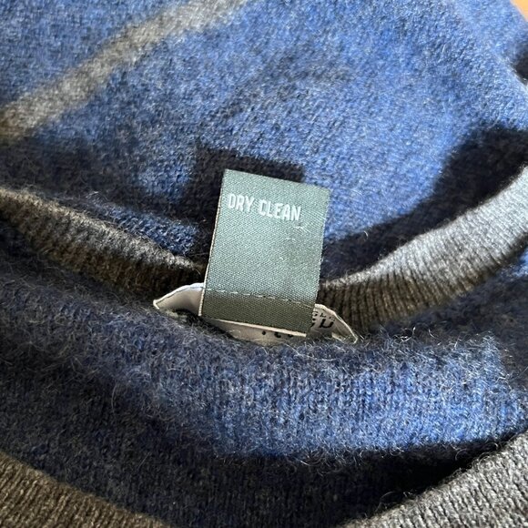 Griffen Cashmere V-Neck Sweater Women’s M Blue Gray Striped Quiet Luxury - Picture 5 of 8